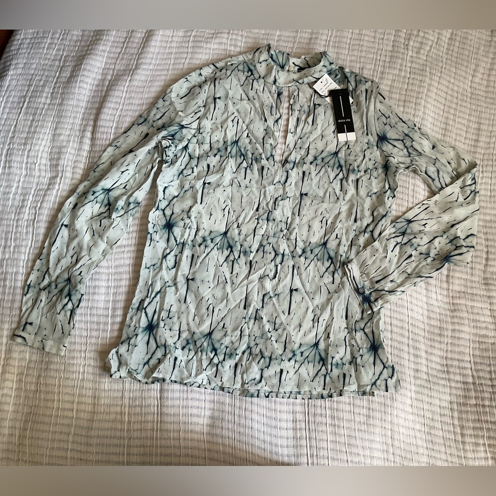 Dolce Vita white and blue patterned 100% silk blouse